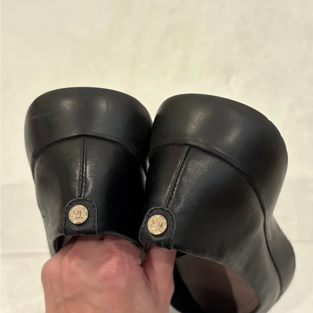 Taryn Rose Devon Napa Flats in Black Size 6.5